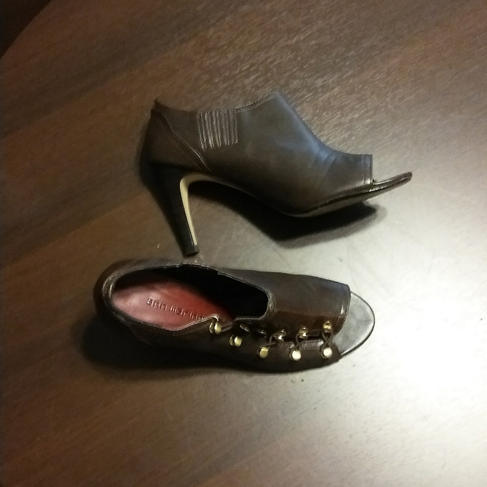 Womens Shoes.